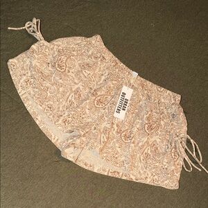 Urban Outfitters Beige Paisley shorts size large NWT!